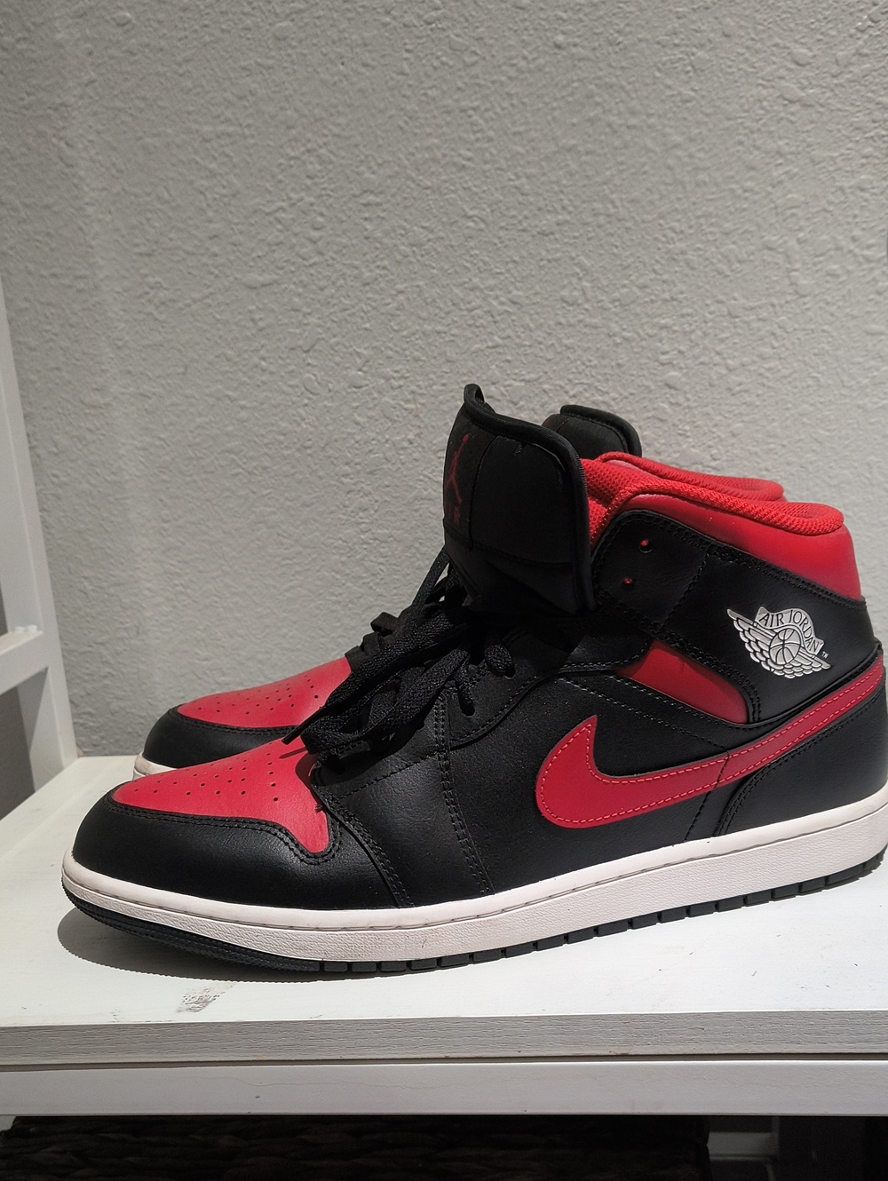Air Jordan Retro 1 Men’s High-Top Sneakers - Black & Red